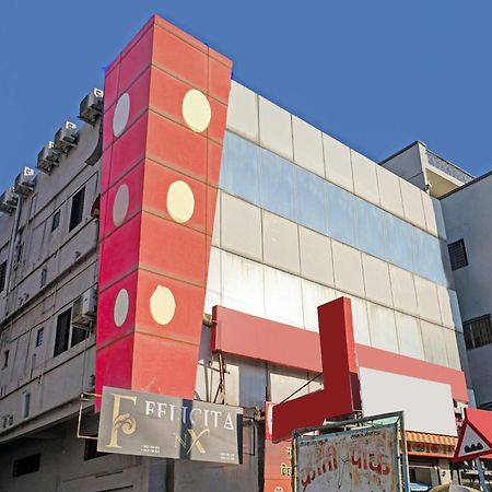 Hotel O 24K Inn Mundhva Exterior foto